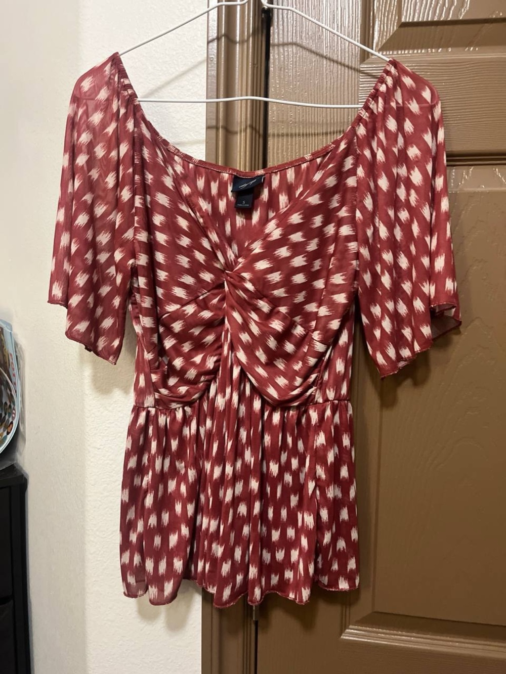 Daytrip Rust & Cream Twist-Front Flutter Sleeve Tunic